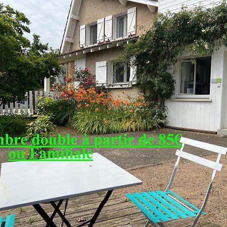 Maison D'Hotes L'Escale Du Loup Blanc Maringes Zewnętrze zdjęcie