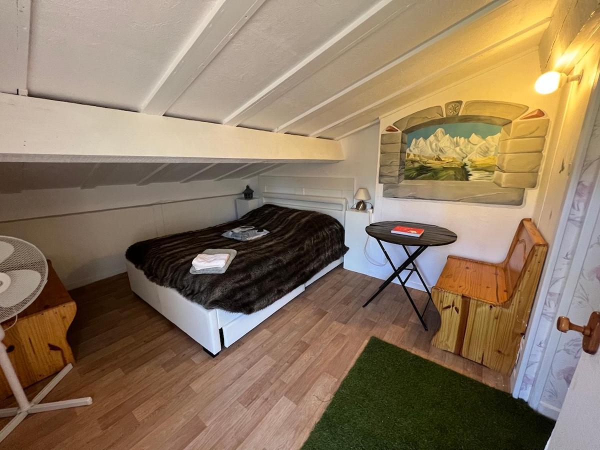 Maison D'Hotes L'Escale Du Loup Blanc Maringes Zewnętrze zdjęcie