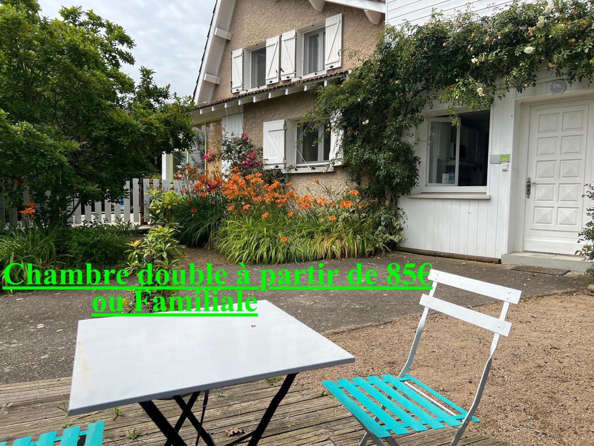 Maison D'Hotes L'Escale Du Loup Blanc Maringes Zewnętrze zdjęcie